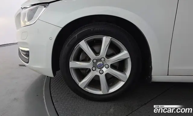 Volvo S60 2017 2.0 автомат (гидро), миниатюра 5 Volvo S60 2017 2.0 автомат (гидро), миниатюра 5