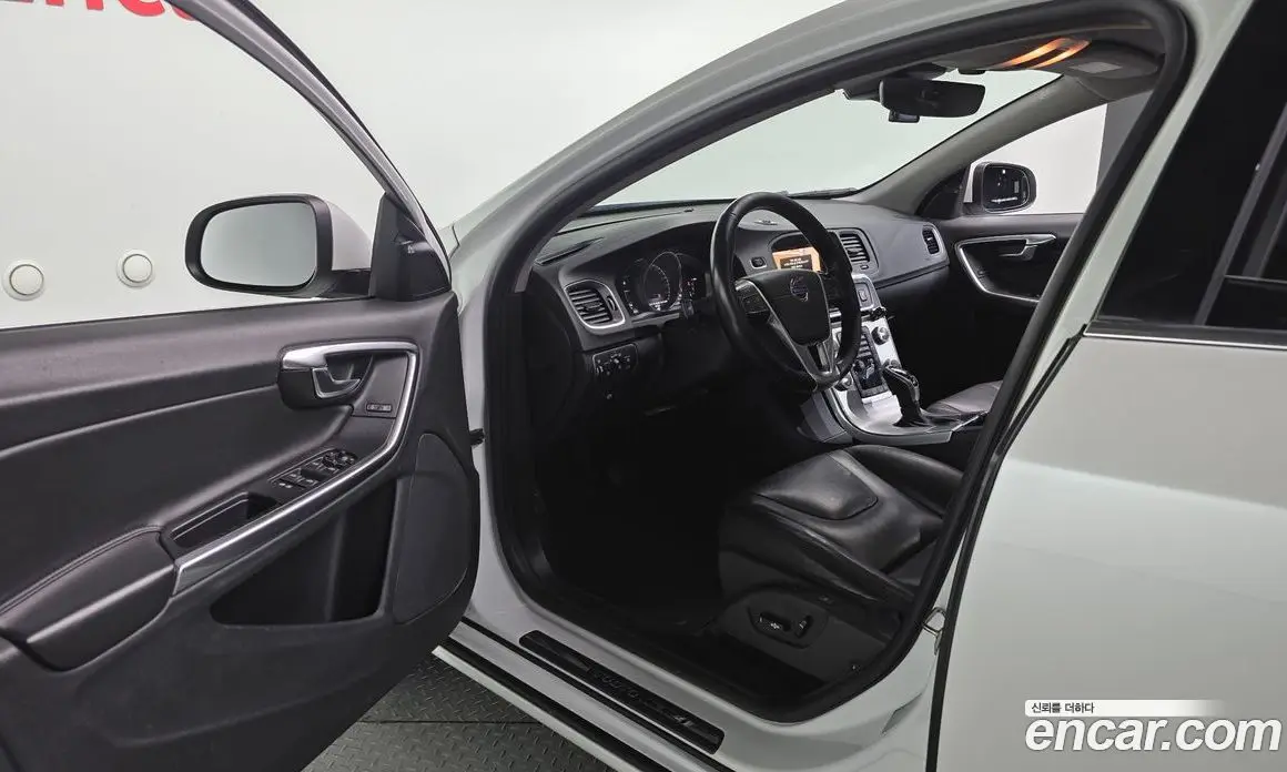 Volvo S60 2017 2.0 автомат (гидро), фото 10 Volvo S60 2017 2.0 автомат (гидро), фото 10