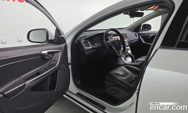 Volvo S60 2017 2.0 автомат (гидро), миниатюра 10 Volvo S60 2017 2.0 автомат (гидро), миниатюра 10