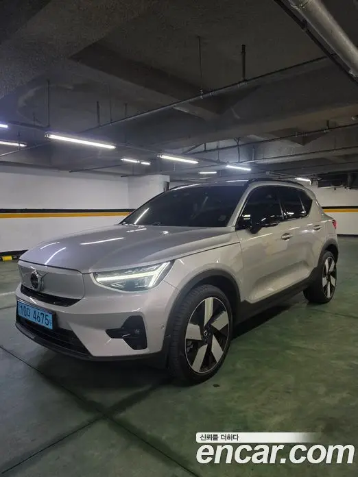 Volvo XC40 2023 автомат (гидро), миниатюра 1 Volvo XC40 2023 автомат (гидро), миниатюра 1