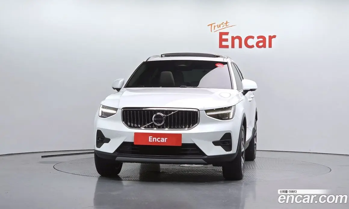 Volvo XC40 2024 2.0 автомат (гидро), фото 3 Volvo XC40 2024 2.0 автомат (гидро), фото 3