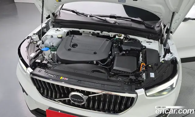 Volvo XC40 2024 2.0 автомат (гидро), миниатюра 6 Volvo XC40 2024 2.0 автомат (гидро), миниатюра 6
