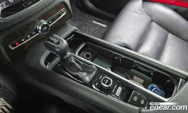 Volvo XC90 2016 2.0 автомат (гидро), миниатюра 9 Volvo XC90 2016 2.0 автомат (гидро), миниатюра 9