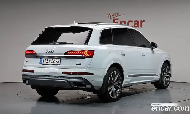 Audi Q7 2020 3.0 автомат (гидро), миниатюра 1 Audi Q7 2020 3.0 автомат (гидро), миниатюра 1