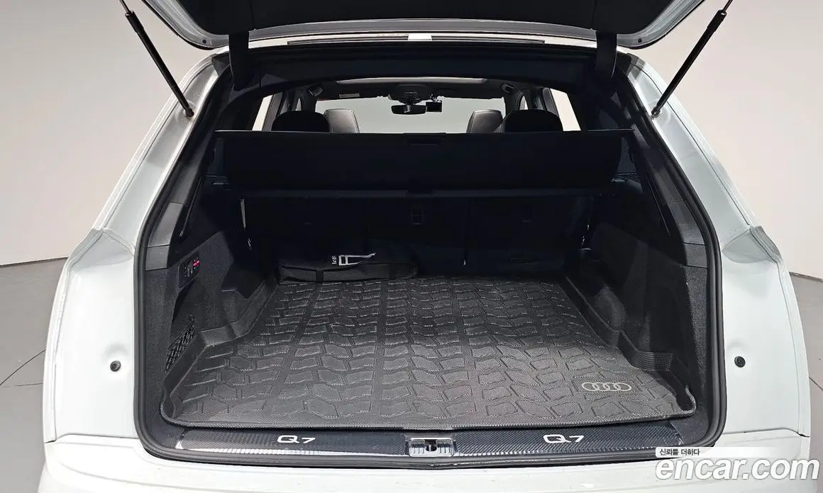 Audi Q7 2020 3.0 автомат (гидро), фото 25 Audi Q7 2020 3.0 автомат (гидро), фото 25