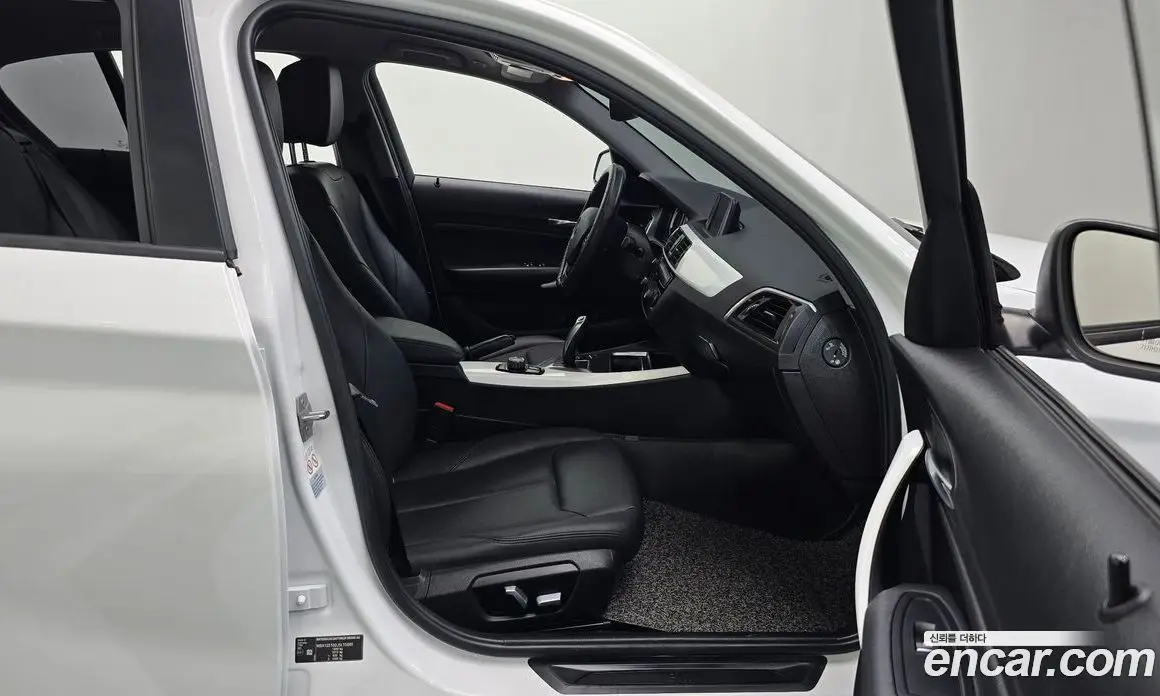 BMW 1 серия 2018 2.0 автомат (гидро), фото 11