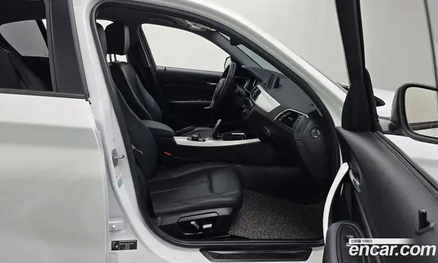 BMW 1 серия 2018 2.0 автомат (гидро), миниатюра 11