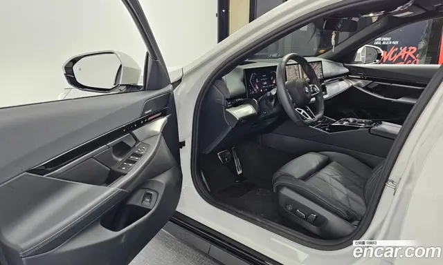 BMW 5 серия 2023 2.0 автомат (гидро), миниатюра 10