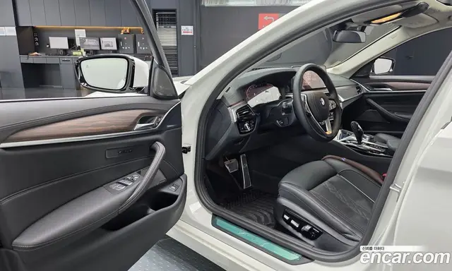BMW 5 серия 2023 2.0 автомат (гидро), миниатюра 12