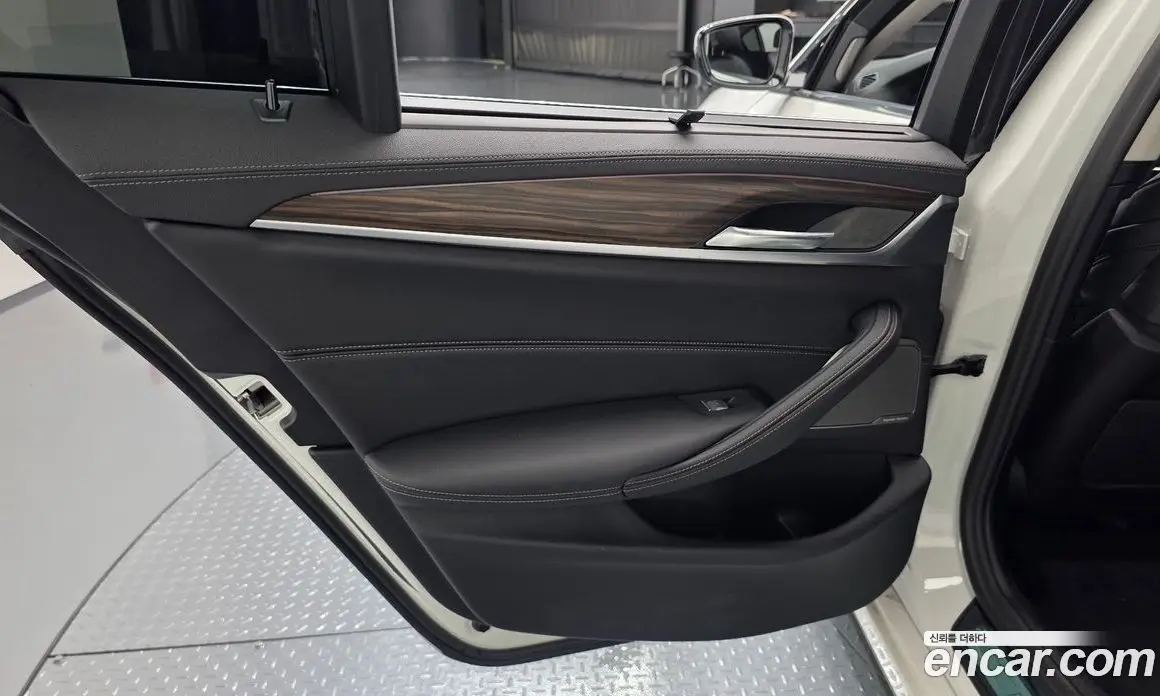 BMW 5 серия 2023 2.0 автомат (гидро), фото 14 BMW 5 серия 2023 2.0 автомат (гидро), фото 14
