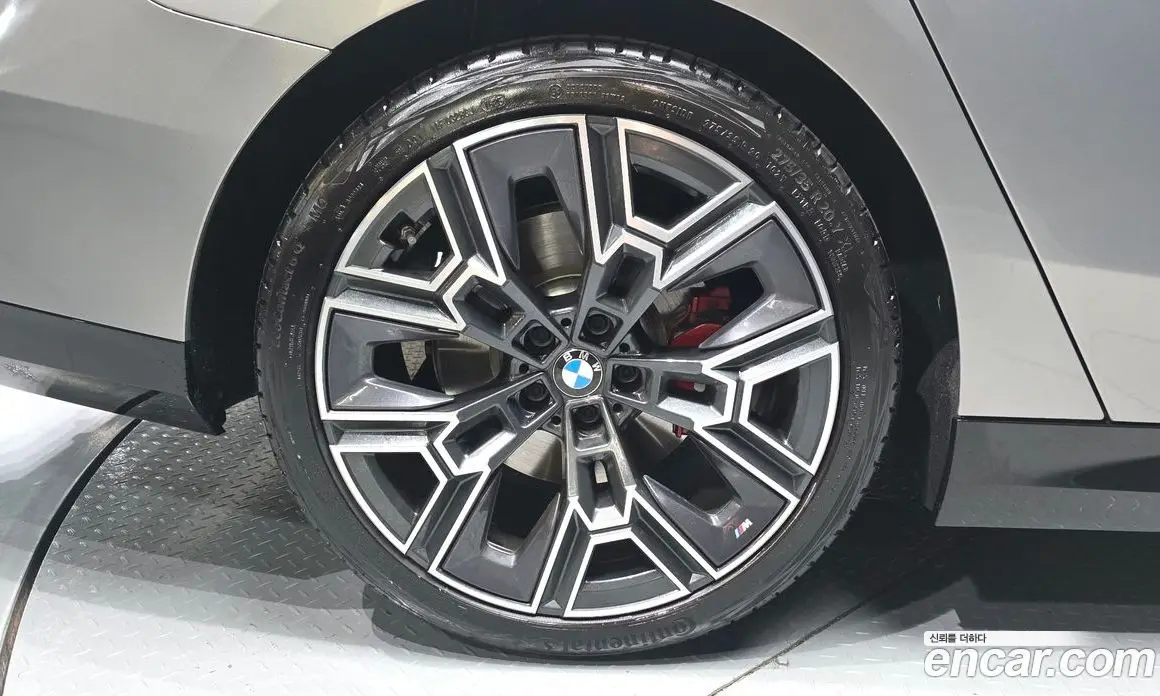 BMW 5 серия 2025 2.0 автомат (гидро), фото 5 BMW 5 серия 2025 2.0 автомат (гидро), фото 5