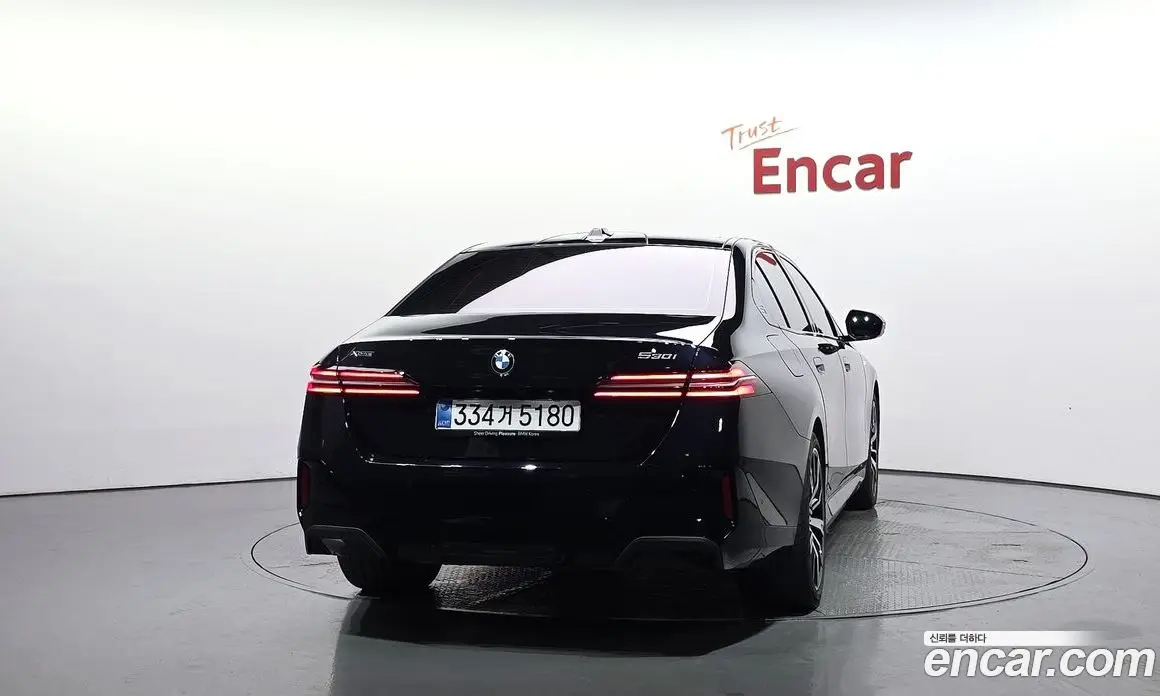 BMW 5 серия 2025 2.0 автомат (гидро), фото 4