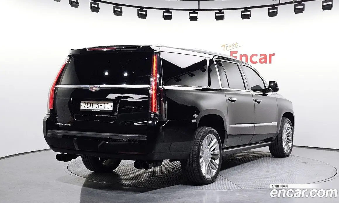 Cadillac Escalade 2018 6.2 автомат (гидро), фото 2 Cadillac Escalade 2018 6.2 автомат (гидро), фото 2