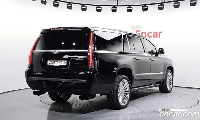 Cadillac Escalade 2018 6.2 автомат (гидро), миниатюра 2 Cadillac Escalade 2018 6.2 автомат (гидро), миниатюра 2
