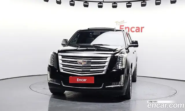 Cadillac Escalade 2018 6.2 автомат (гидро), миниатюра 3 Cadillac Escalade 2018 6.2 автомат (гидро), миниатюра 3