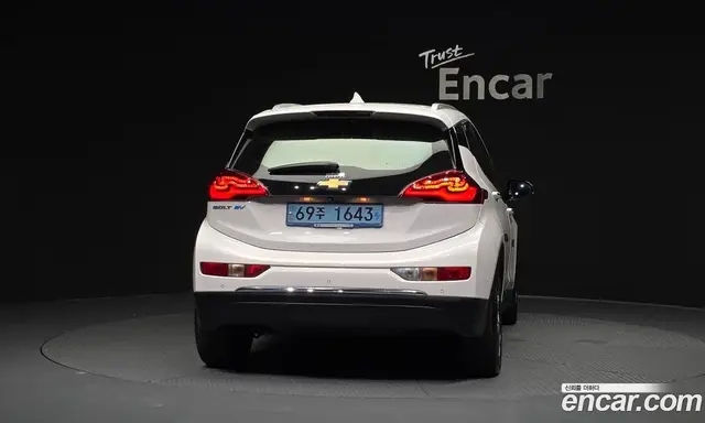 Chevrolet Bolt EV 2018 0.2 автомат (гидро), миниатюра 4 Chevrolet Bolt EV 2018 0.2 автомат (гидро), миниатюра 4