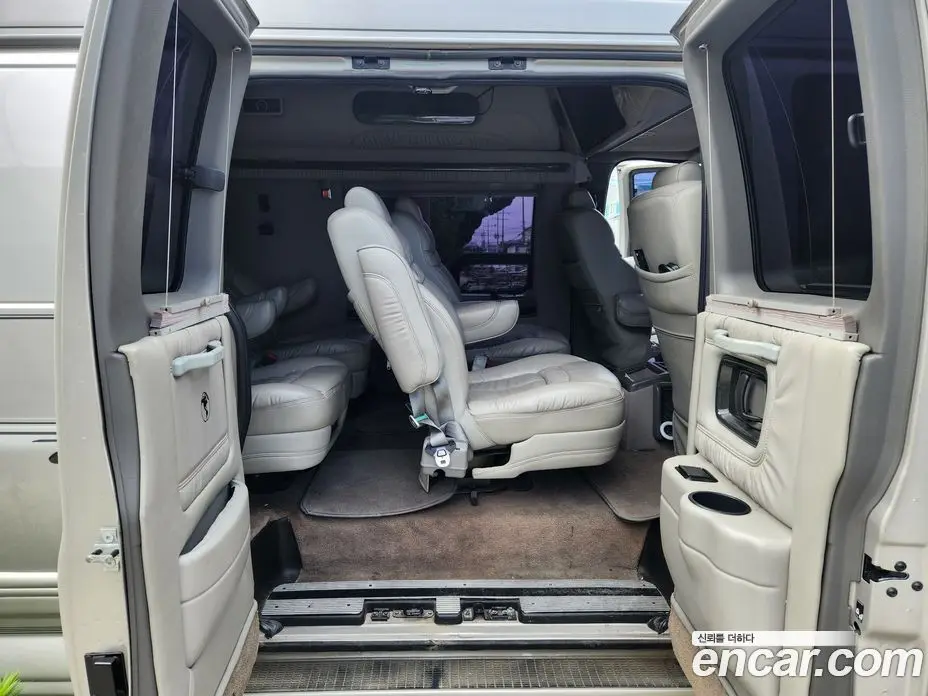 Chevrolet Express Van 2005 6.0 автомат (гидро), фото 2 Chevrolet Express Van 2005 6.0 автомат (гидро), фото 2
