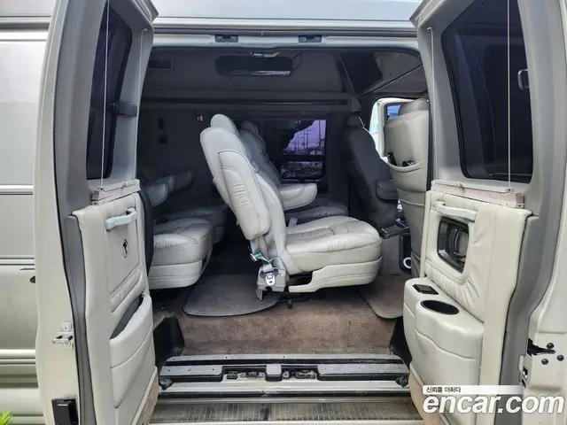 Chevrolet Express Van 2005 6.0 автомат (гидро), миниатюра 2 Chevrolet Express Van 2005 6.0 автомат (гидро), миниатюра 2