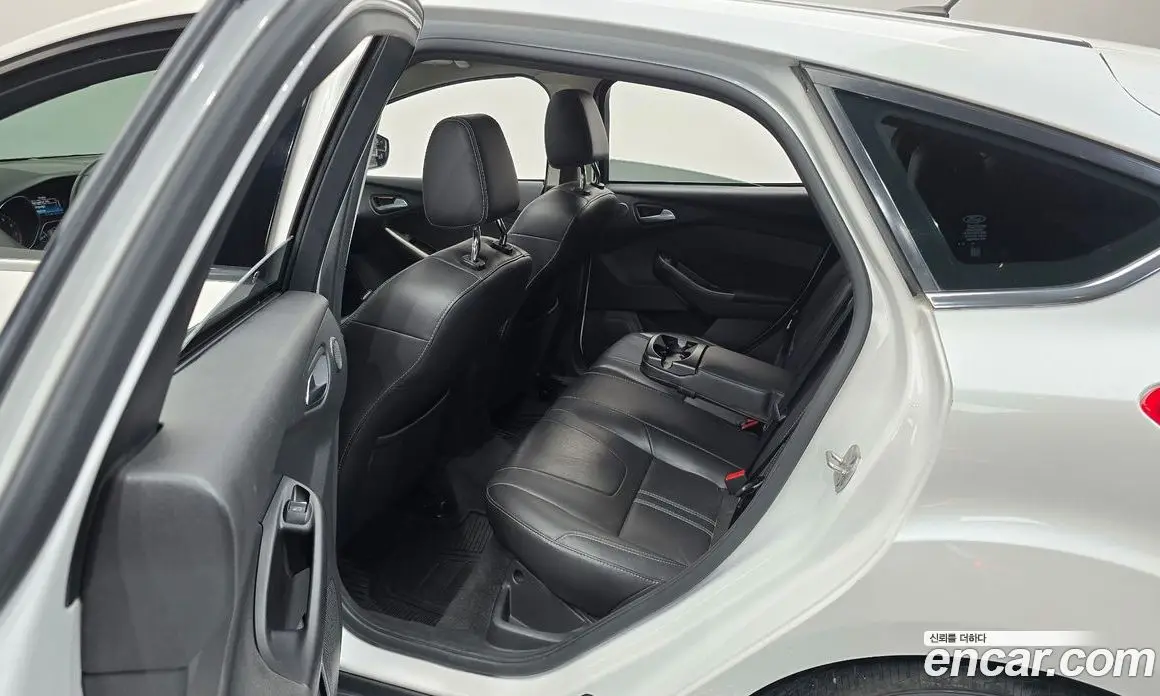 Ford Focus 2012 2.0 автомат (гидро), фото 12