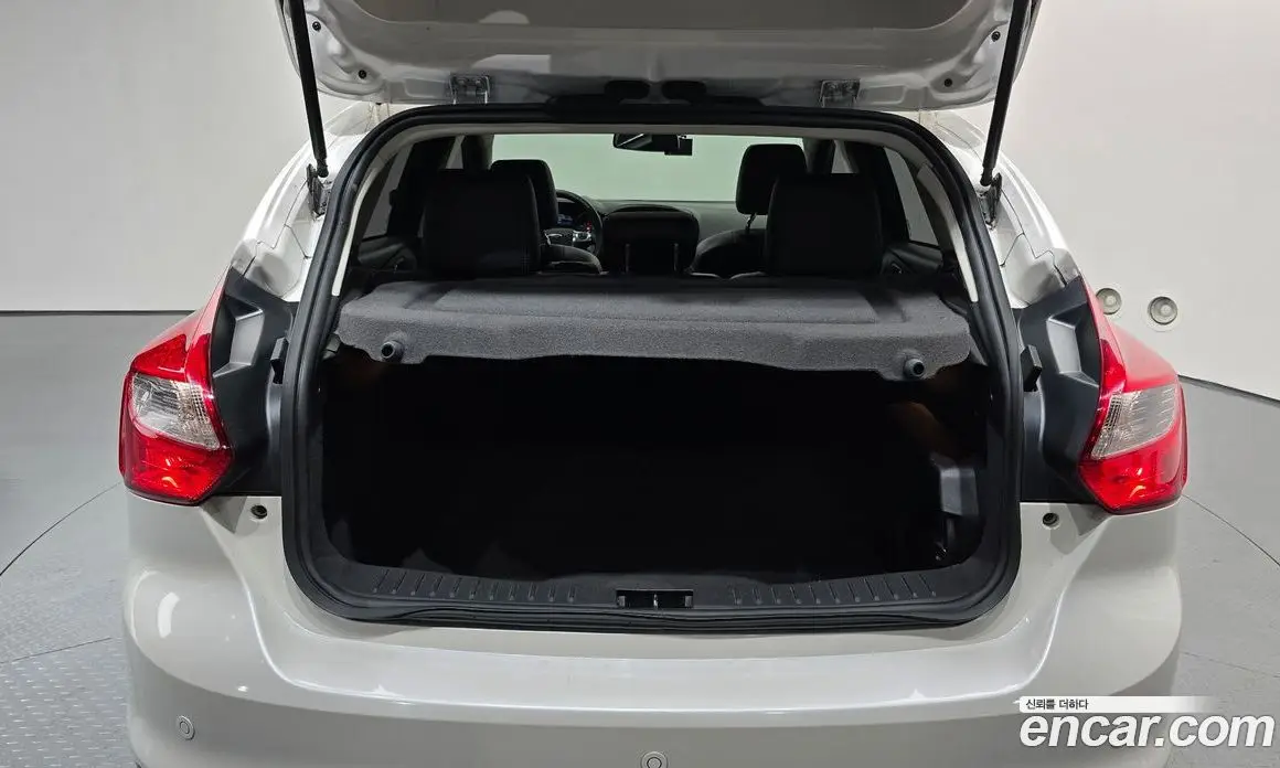 Ford Focus 2012 2.0 автомат (гидро), фото 20