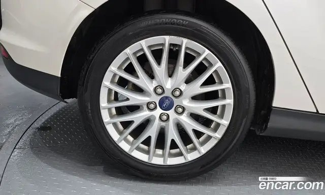 Ford Focus 2012 2.0 автомат (гидро), миниатюра 5