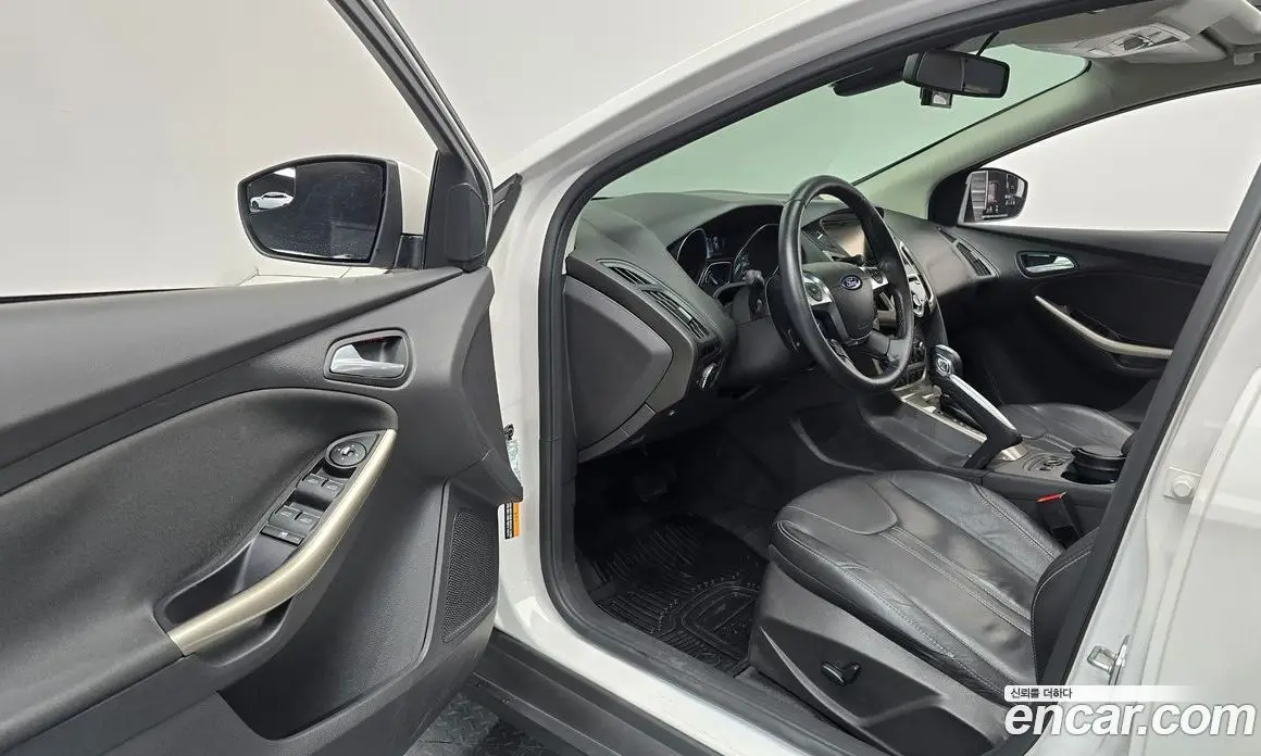 Ford Focus 2012 2.0 автомат (гидро), фото 10