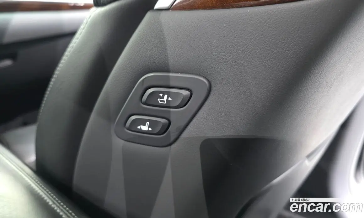 Genesis EQ900 2016 3.8 автомат (гидро), фото 33 Genesis EQ900 2016 3.8 автомат (гидро), фото 33