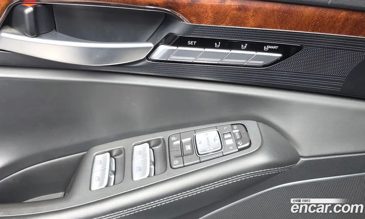 Genesis EQ900 2016 3.8 автомат (гидро), фото 38 Genesis EQ900 2016 3.8 автомат (гидро), фото 38