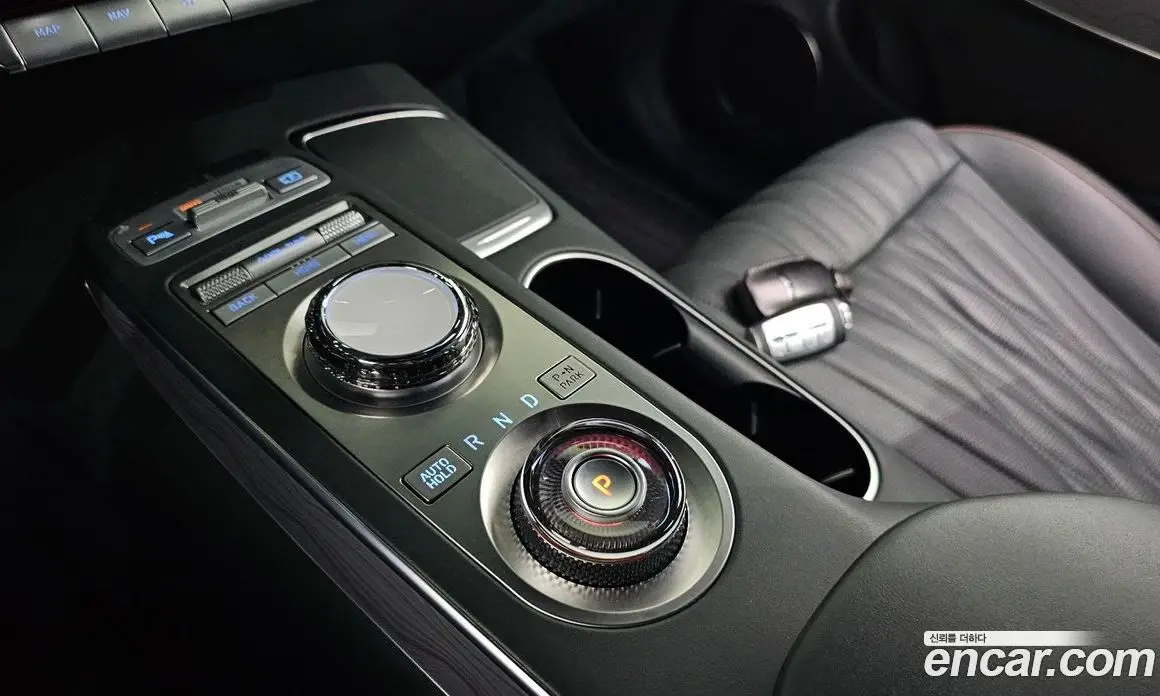 Genesis GV70 2021 2.5 автомат (гидро), фото 11 Genesis GV70 2021 2.5 автомат (гидро), фото 11