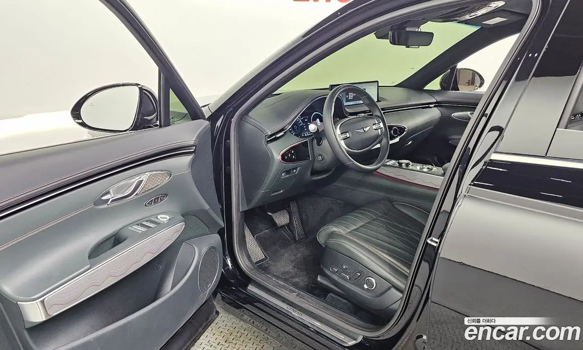 Genesis GV70 2021 2.5 автомат (гидро), фото 15 Genesis GV70 2021 2.5 автомат (гидро), фото 15