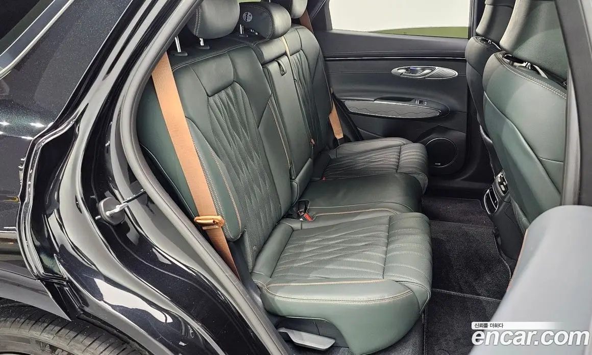 Genesis GV70 2021 2.5 автомат (гидро), фото 16 Genesis GV70 2021 2.5 автомат (гидро), фото 16