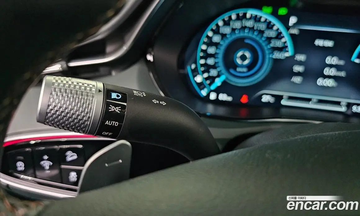 Genesis GV70 2021 2.5 автомат (гидро), фото 27 Genesis GV70 2021 2.5 автомат (гидро), фото 27