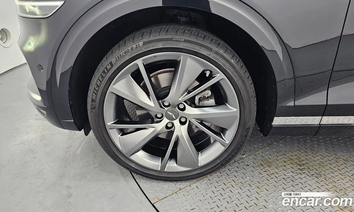 Genesis GV70 2021 2.5 автомат (гидро), фото 4 Genesis GV70 2021 2.5 автомат (гидро), фото 4