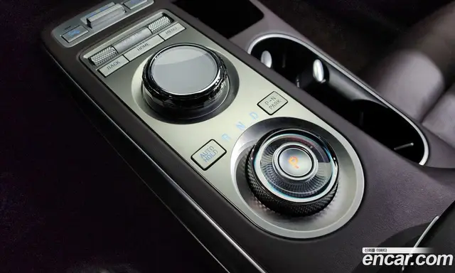 Genesis GV70 2022 2.5 автомат (гидро), миниатюра 11 Genesis GV70 2022 2.5 автомат (гидро), миниатюра 11