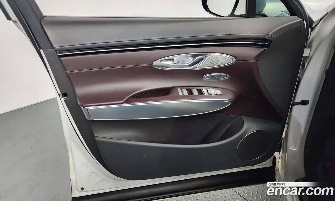 Genesis GV70 2022 2.5 автомат (гидро), фото 13 Genesis GV70 2022 2.5 автомат (гидро), фото 13