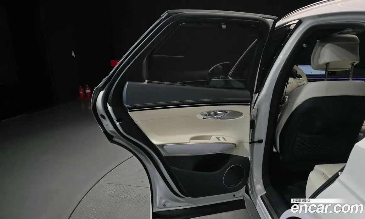 Genesis GV70 2022 0.1 автомат (гидро), фото 15 Genesis GV70 2022 0.1 автомат (гидро), фото 15