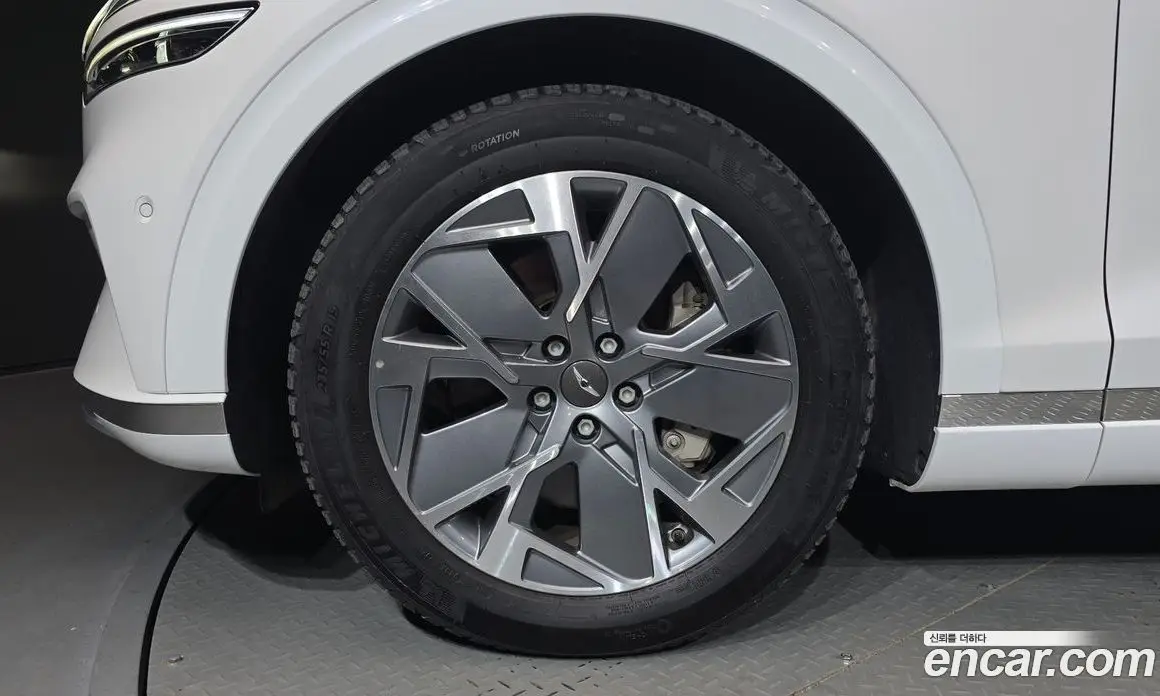 Genesis GV70 2022 0.1 автомат (гидро), фото 5 Genesis GV70 2022 0.1 автомат (гидро), фото 5
