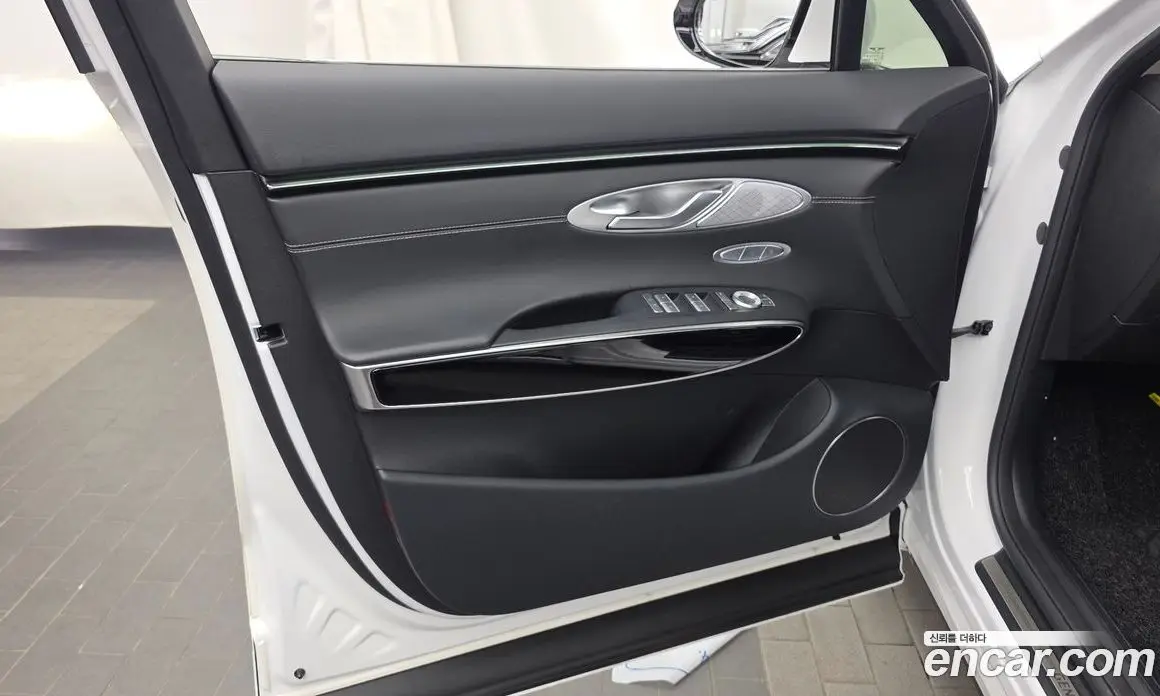 Genesis GV70 2024 2.5 автомат (гидро), фото 14 Genesis GV70 2024 2.5 автомат (гидро), фото 14