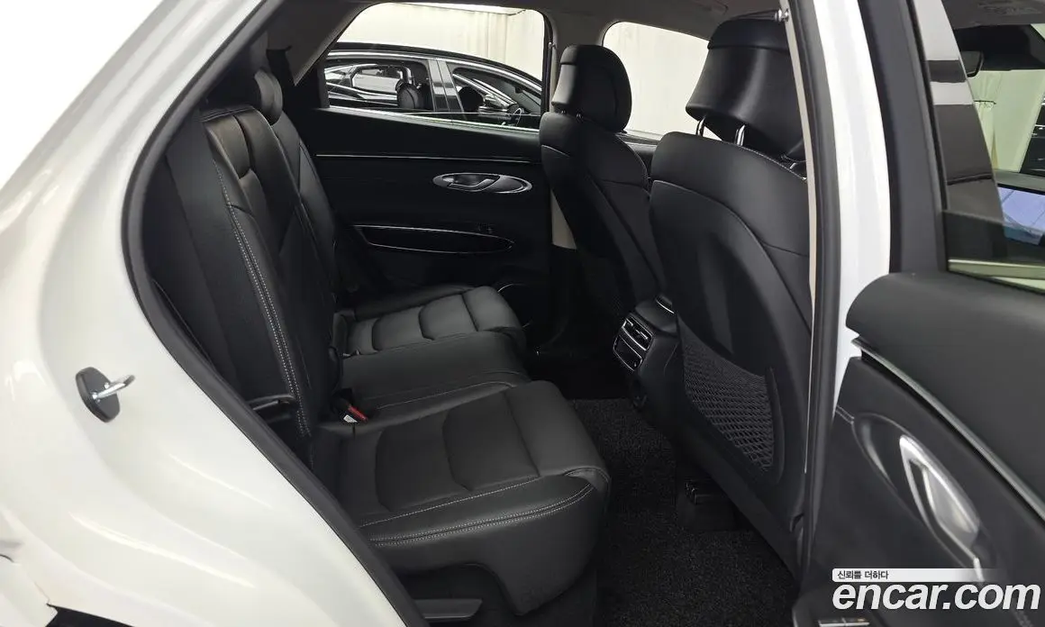 Genesis GV70 2024 2.5 автомат (гидро), фото 18 Genesis GV70 2024 2.5 автомат (гидро), фото 18