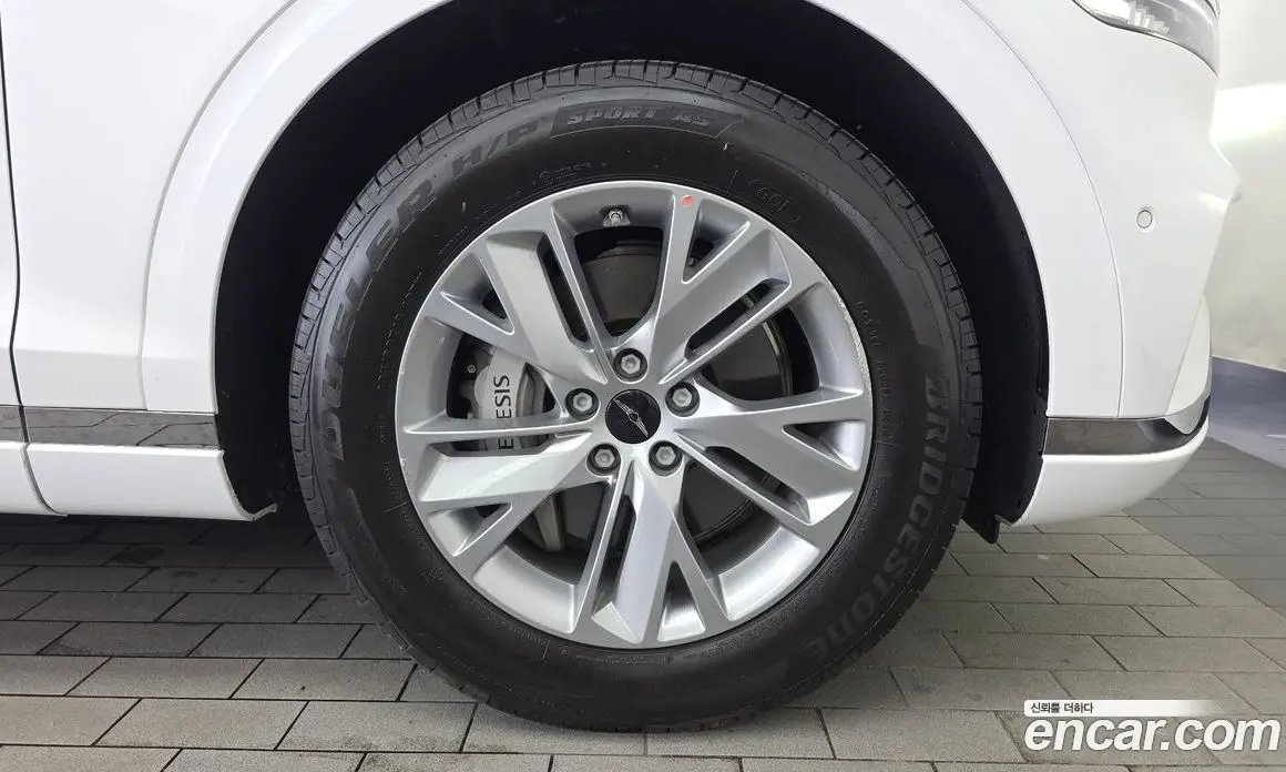 Genesis GV70 2024 2.5 автомат (гидро), фото 7 Genesis GV70 2024 2.5 автомат (гидро), фото 7
