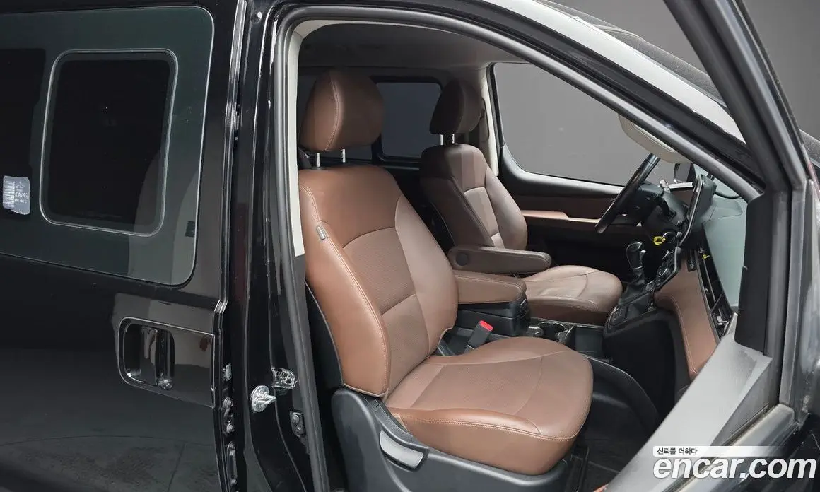 Hyundai Starex 2018 2.5 автомат (гидро), фото 16 Hyundai Starex 2018 2.5 автомат (гидро), фото 16