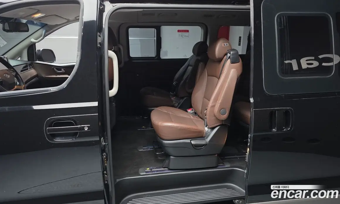 Hyundai Starex 2018 2.5 автомат (гидро), фото 18 Hyundai Starex 2018 2.5 автомат (гидро), фото 18