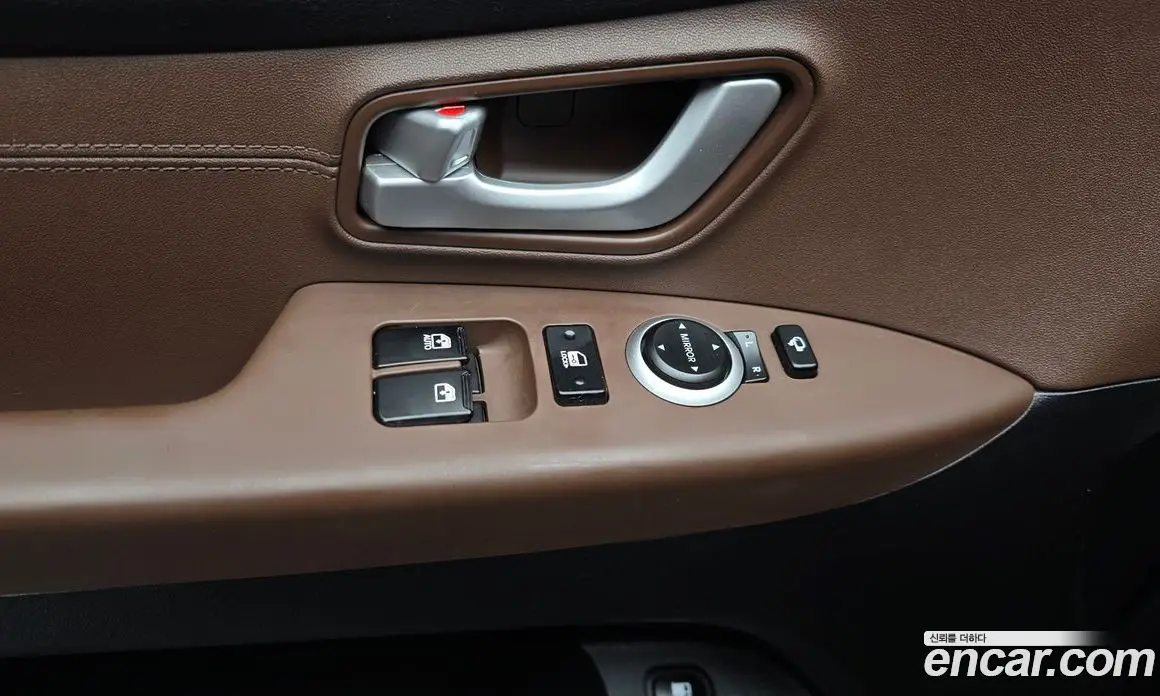 Hyundai Starex 2018 2.5 автомат (гидро), фото 28 Hyundai Starex 2018 2.5 автомат (гидро), фото 28