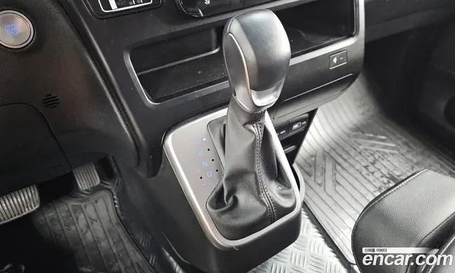 Hyundai Staria 2021 3.5 автомат (гидро), миниатюра 12