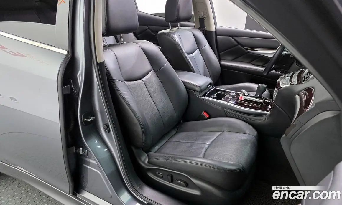 Infiniti Q70 2016 3.7 автомат (гидро), фото 12 Infiniti Q70 2016 3.7 автомат (гидро), фото 12