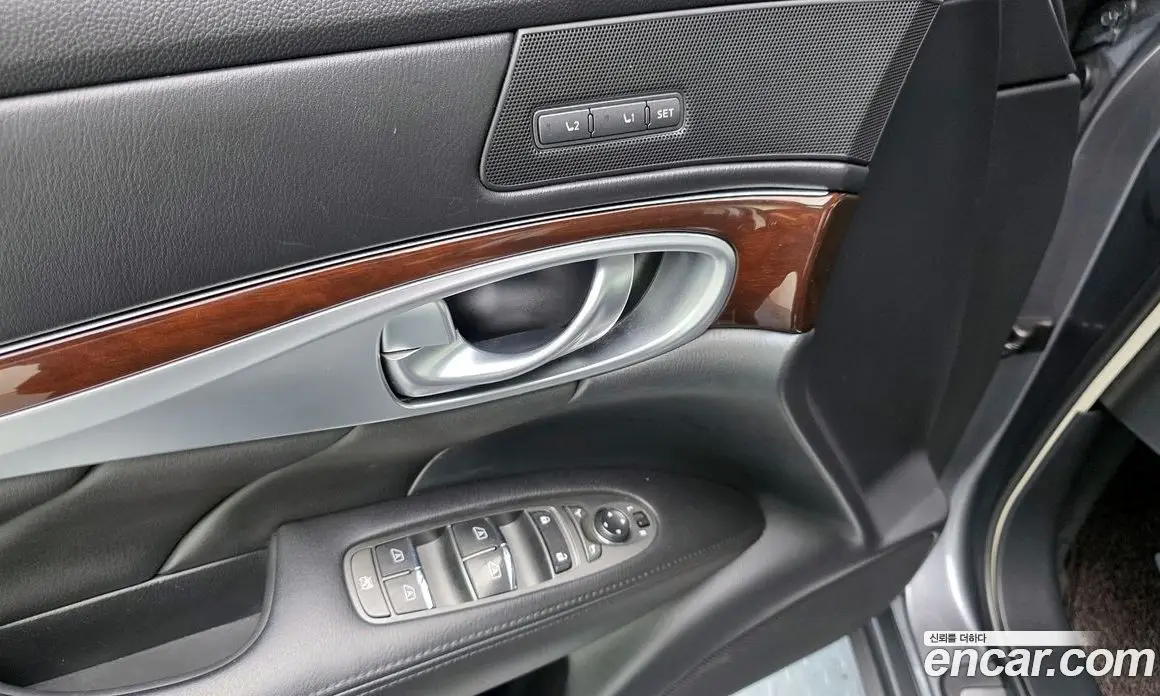 Infiniti Q70 2016 3.7 автомат (гидро), фото 14 Infiniti Q70 2016 3.7 автомат (гидро), фото 14