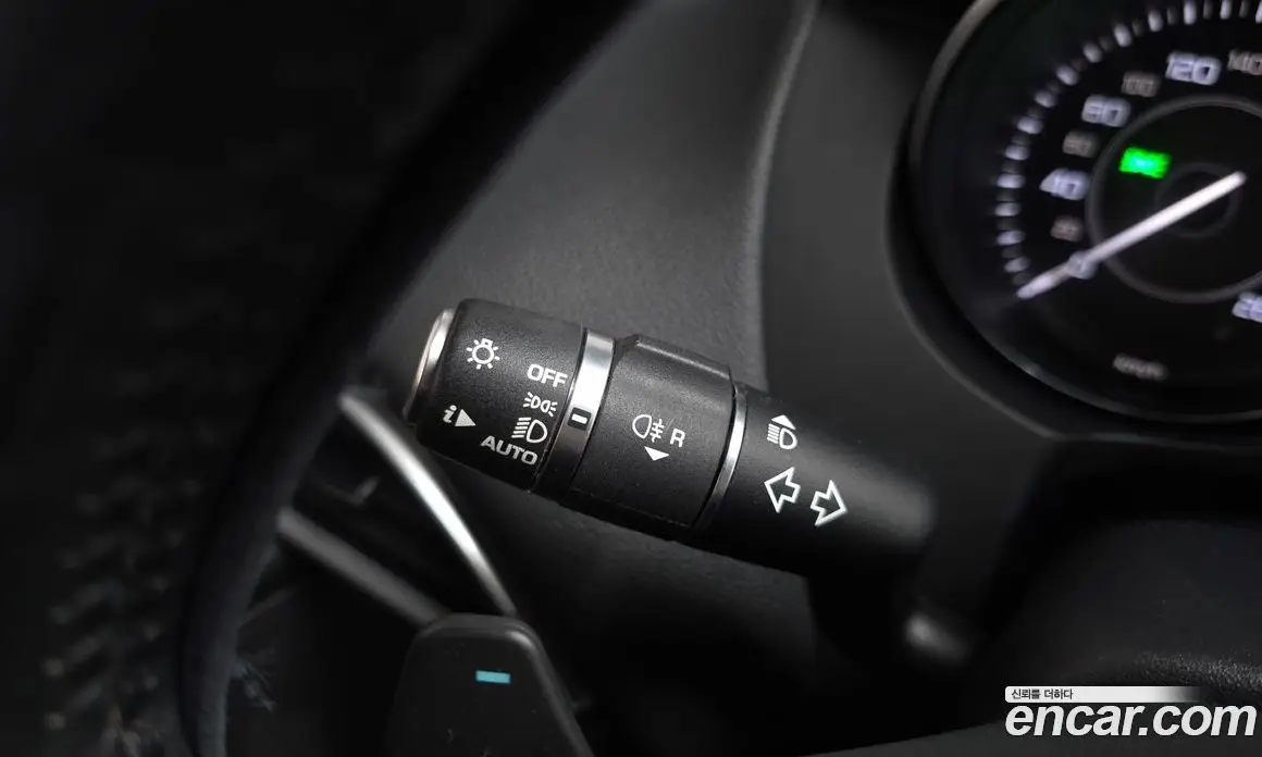 Jaguar XE 2015 2.0 автомат (гидро), фото 32 Jaguar XE 2015 2.0 автомат (гидро), фото 32