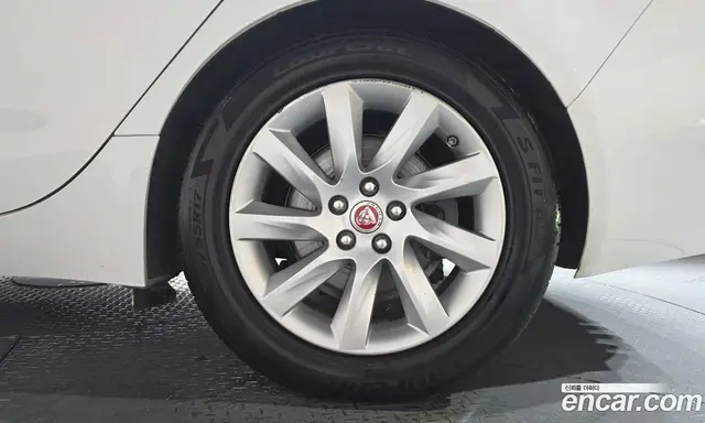 Jaguar XE 2015 2.0 автомат (гидро), миниатюра 6 Jaguar XE 2015 2.0 автомат (гидро), миниатюра 6