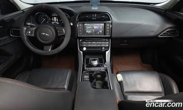 Jaguar XE 2015 2.0 автомат (гидро), миниатюра 9 Jaguar XE 2015 2.0 автомат (гидро), миниатюра 9