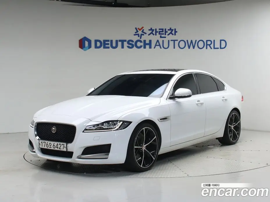 Jaguar XF 2016 3.0 автомат (гидро), фото 1 Jaguar XF 2016 3.0 автомат (гидро), фото 1